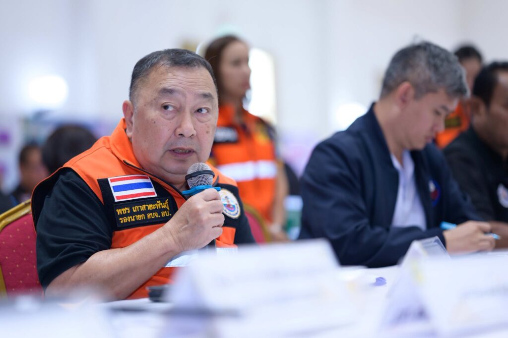 อบจ.อุบลฯ ร่วมต้อนรับ มท.3 ตรวจเยี่ยมการบริหารจัดการศูนย์พักพิงชั่วคราวแห่งที่ 2 พร้อมมอบนโยบายการจัดการอุทกภัยเชิงรุก