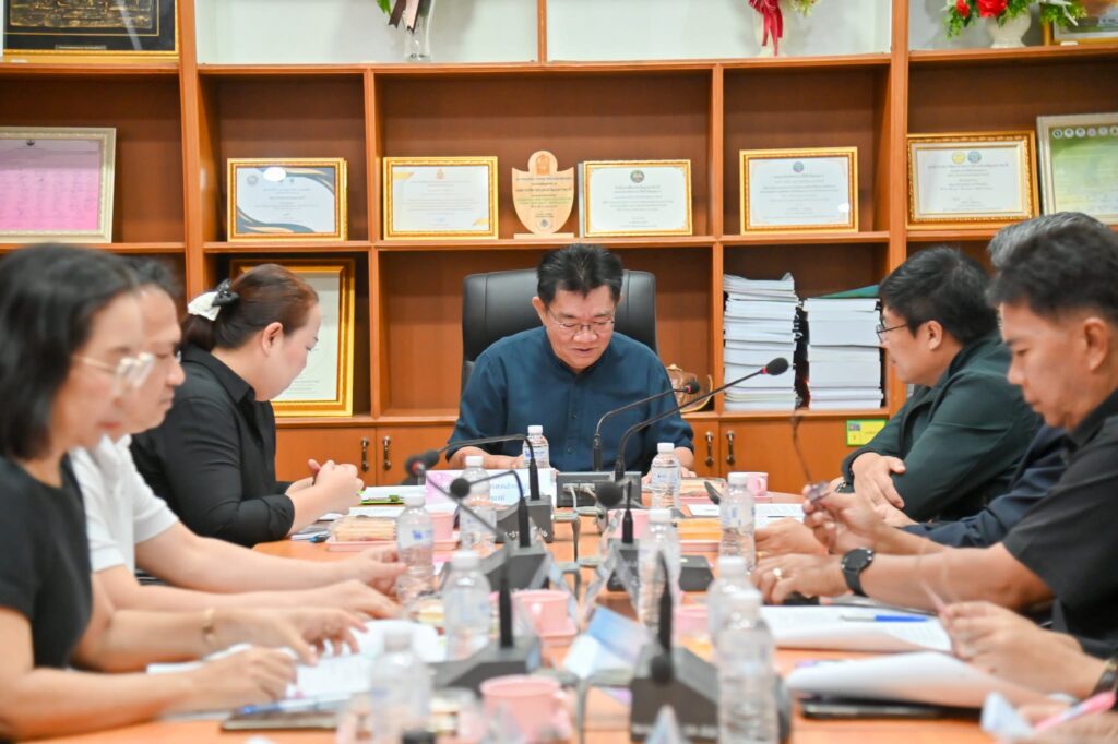 รองนายก อบจ.อุบลฯ เป็นประธานการประชุมพิจารณาการต่ออายุสัญญาเช่าทรัพย์สินสถานีขนส่งผู้โดยสาร
