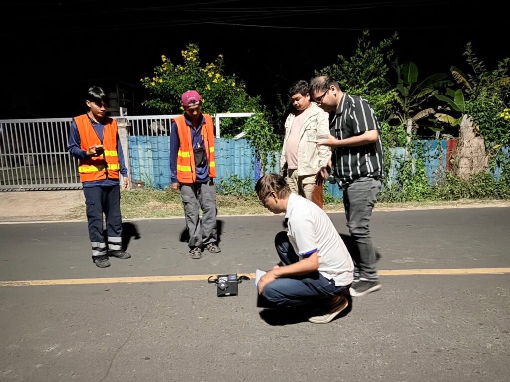 อบจ.อุบลราชธานี ลงพื้นที่ตรวจรับโครงการติดตั้งไฟฟ้าแสงสว่างนวัตกรรม พร้อมอุปกรณ์ความปลอดภัย อำเภอวารินชำราบ