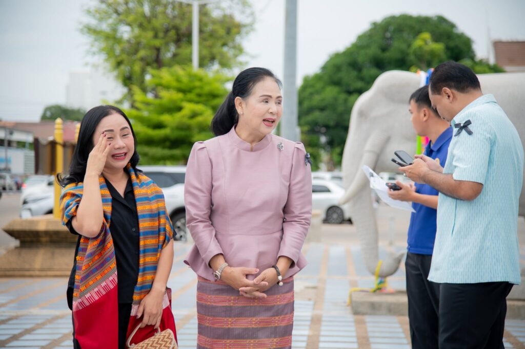 อบจ.อุบลฯ ร่วมกิจกรรม “เยือนชุมชน ชมวิถีทำเทียน” รอบสื่อมวลชน สืบสานงานแห่เทียนพรรษา 2569
