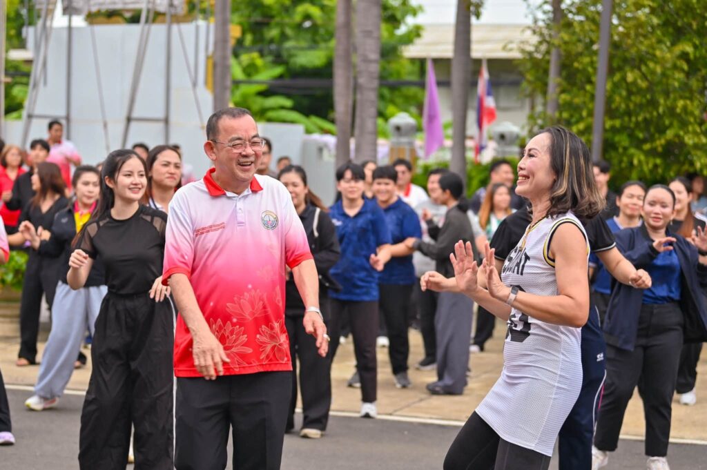 อบจ.อุบลฯ จัดกิจกรรม “พุธ สุขภาพดี” ส่งเสริมสุขภาพบุคลากร