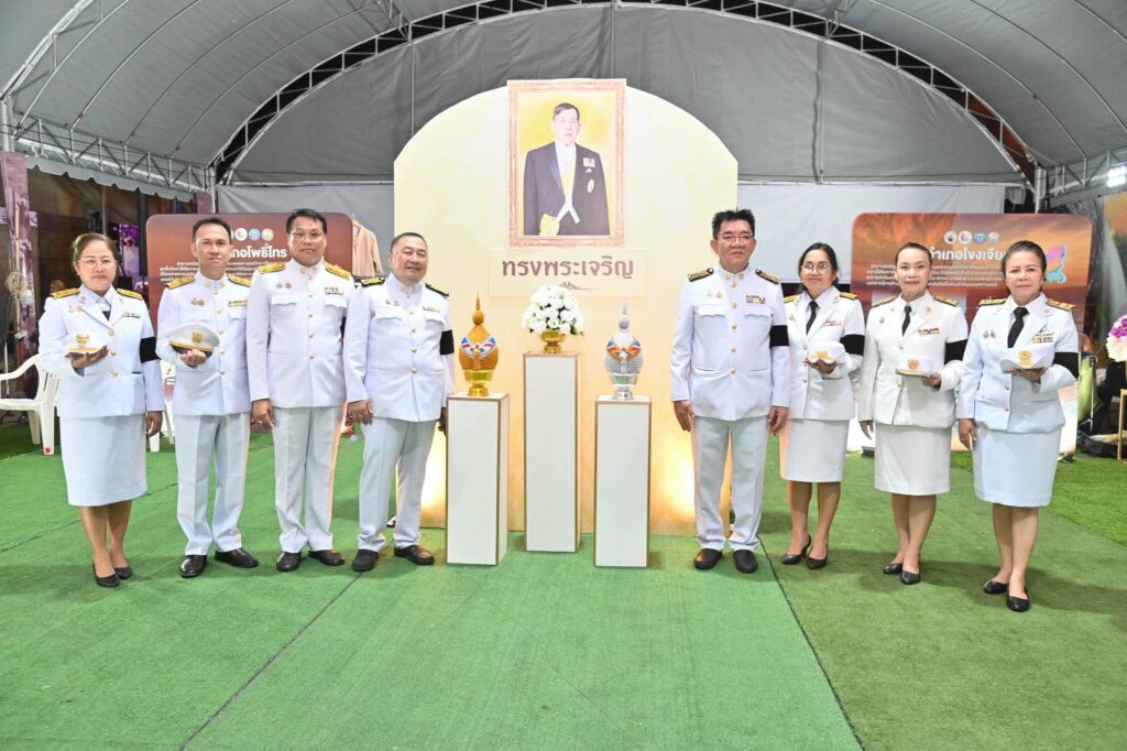 รองนายก อบจ.อุบลฯ เยี่ยมชมบูทอุทยานธรณีฯ หนุนสินค้าชุมชน สร้างรายได้สู่ท้องถิ่น