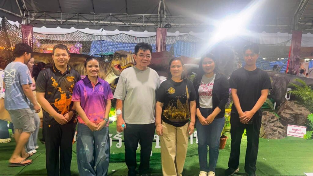 รองนายก อบจ.อุบลฯ พร้อม ส.ส.อุบลฯ เยี่ยมบูธอุทยานธรณีอุบลราชธานี หนุนแหล่งเรียนรู้สู่ UNESCO Global Geopark