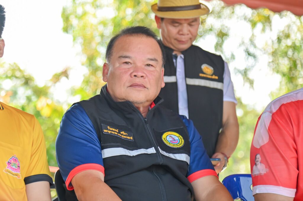 อบจ.อุบลฯ ร่วมสืบสานประเพณีแข่งขันเรือยาว อบต.หนองขอน