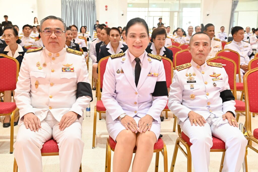 อบจ.อุบลราชธานี ร่วมพิธีวางพวงมาลาถวายราชสักการะ “วันที่ระลึกพระบาทสมเด็จพระจอมเกล้าเจ้าอยู่หัว”